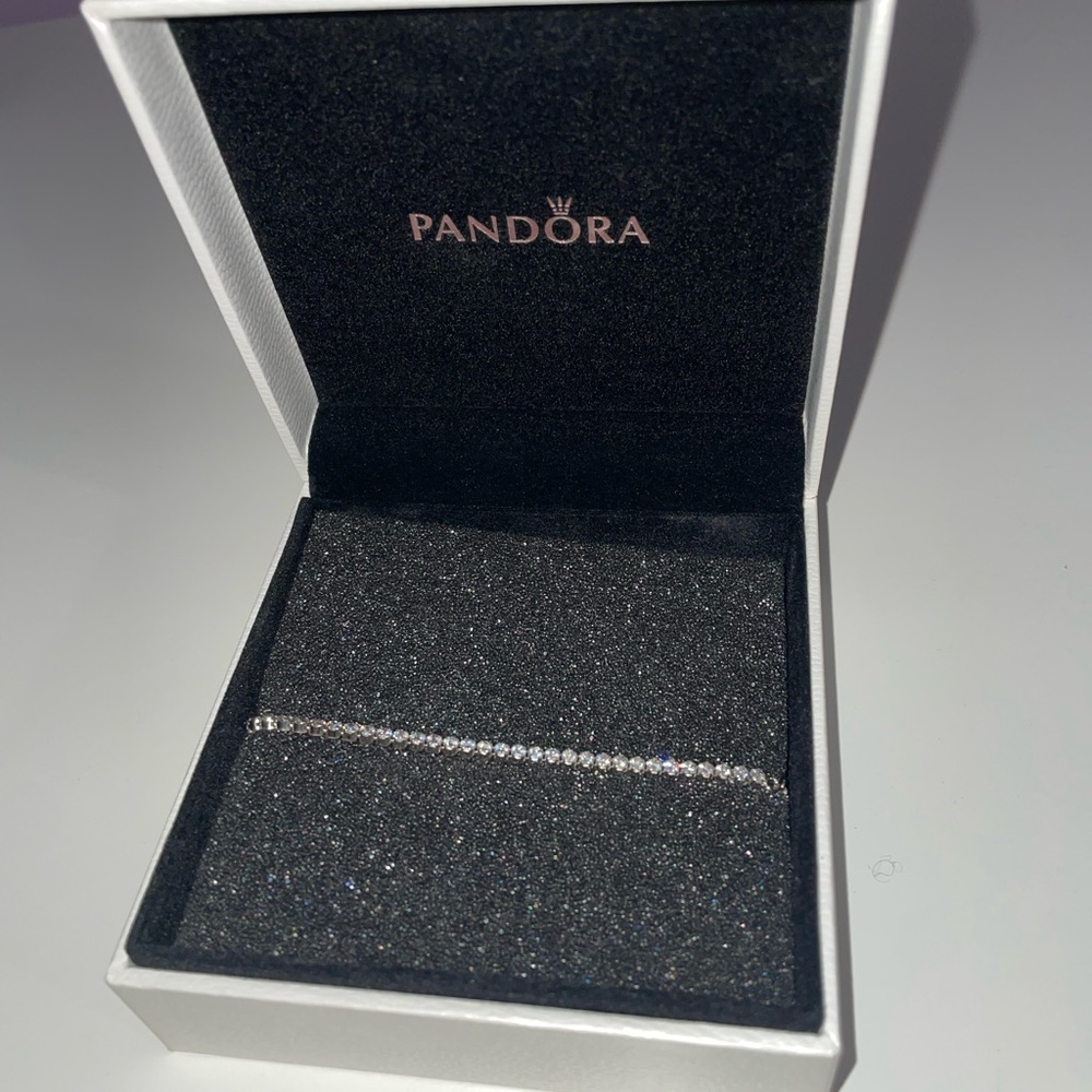 Pandora Sparkling Slider Tennis Bracelet
Sterling silver